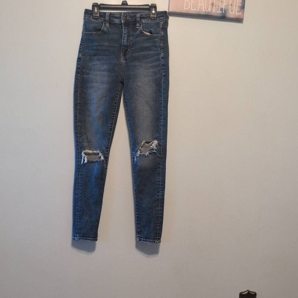 American Eagle Size 2 Short Super Hi Rise Jegging Jeans Destroyed